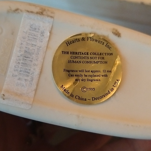 Heart's and Flowers ceramic fragrance diffuser. 89SC3 - Picture 4 of 5